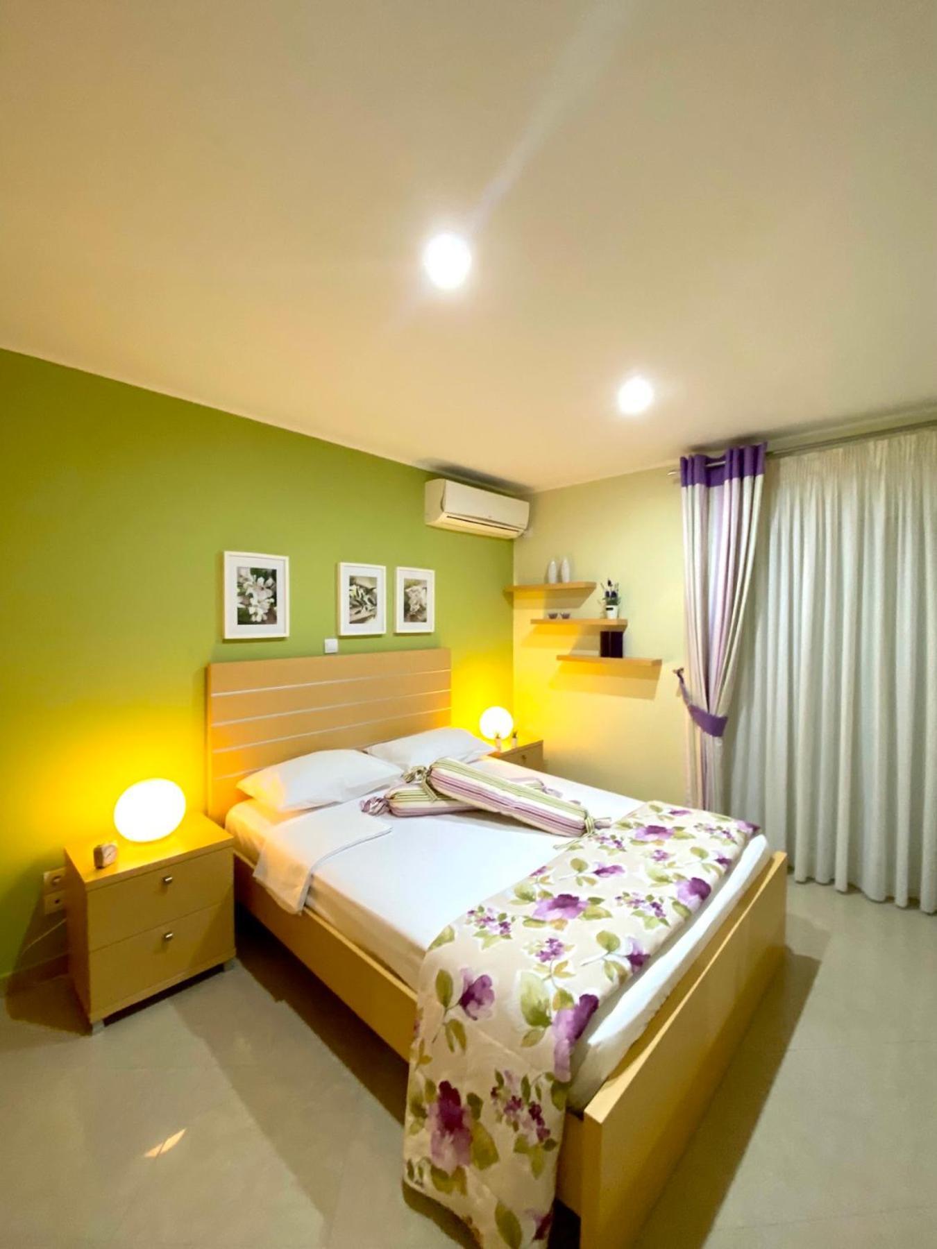 Airport Tk Luxury Home Artemida  Exterior foto